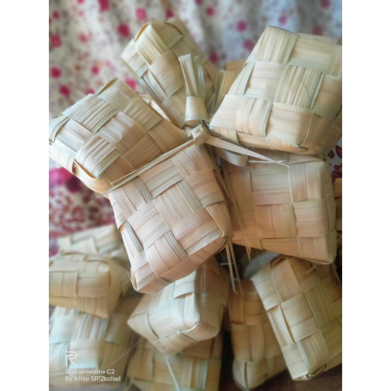

Urungketupat