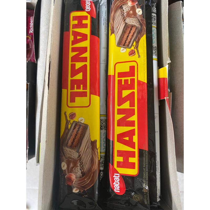 

NABATI HANZEL WAFER COKELAT