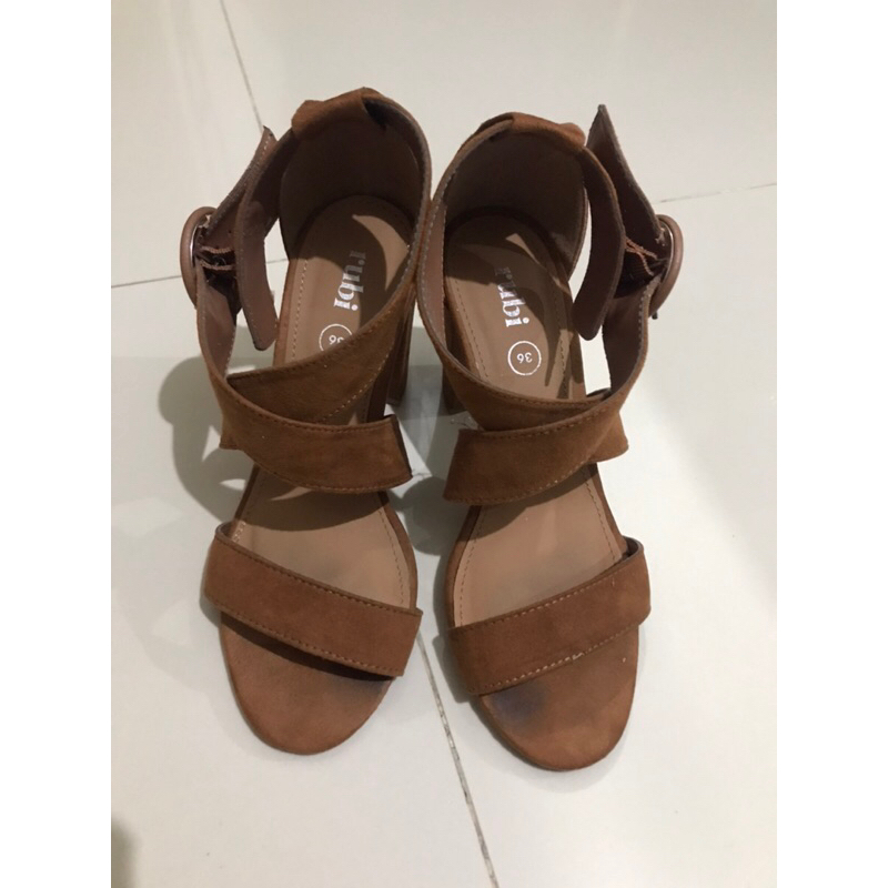 sepatu rubi high heels preloved
