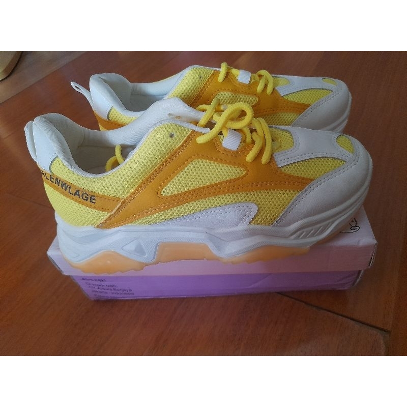 Sneakers Lawrensia Perempuan