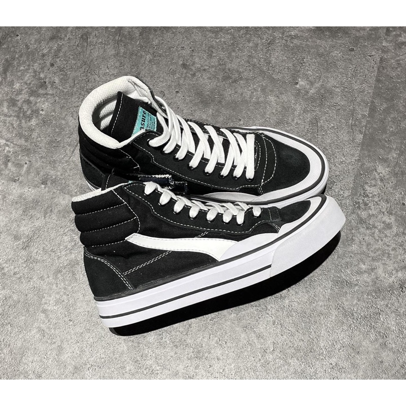 sepatu Vulcanized Pleasure x Whitehouse