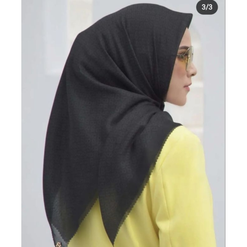 buttonscarves tapis square black, red