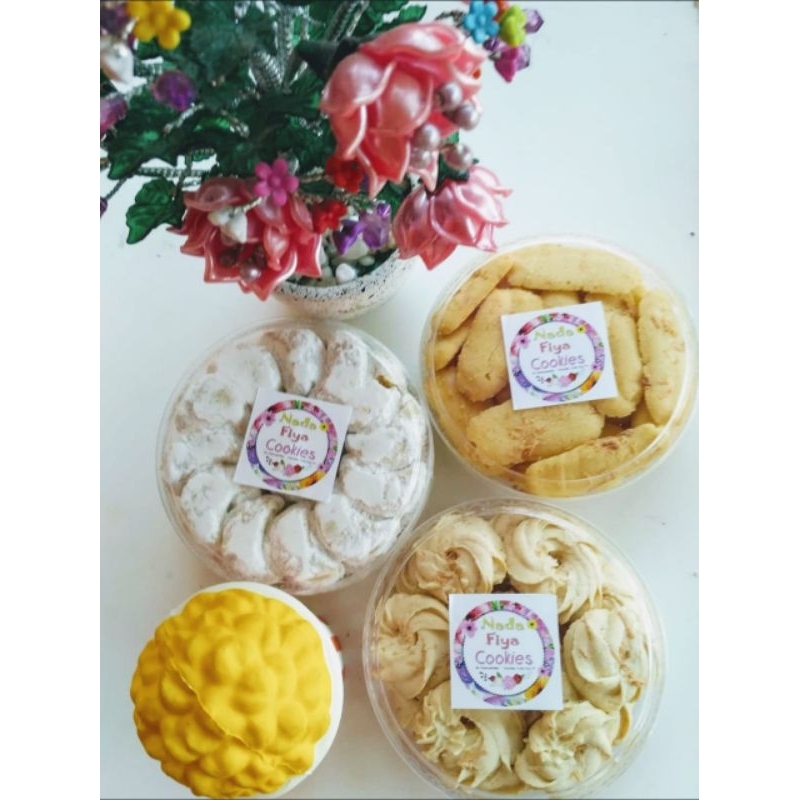 

Kue Lebaran Nadafiya cookies (nastar, castengel, cookies coklat)