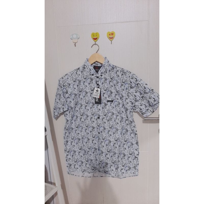 Kemeja Cowok Motif