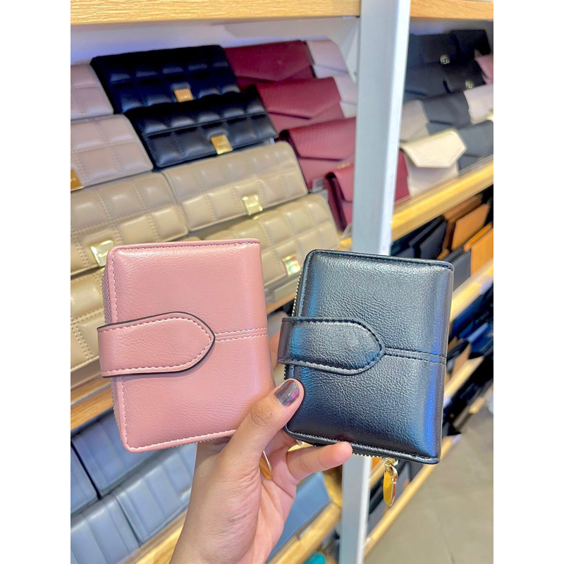 MINISO MINIMALIST SHORT WALLET STYLE WOMEN DOMPET LIPAT WANITA NEW ARRIVAL BLACK PINK