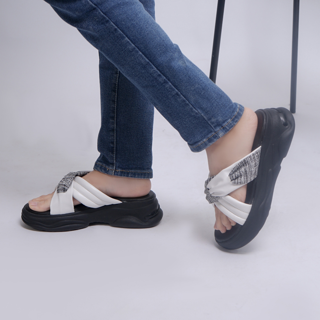 Dunkenstock ROSSA Sandal wedges wanita sendal cewek model silang empuk