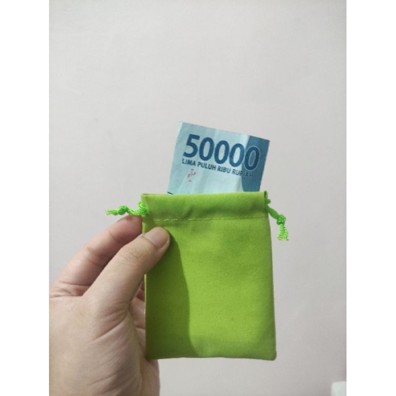 

Pouch serut amplop angpao THR Lebaran bahan bludru warna hijau muda