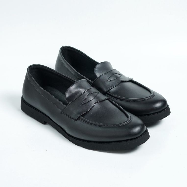 Sepatu Loafers Kasual Formal Hitam Kulit Klasik Kantor Kerja Kuliah Pria Cowok Loafer Slip On - Malvin