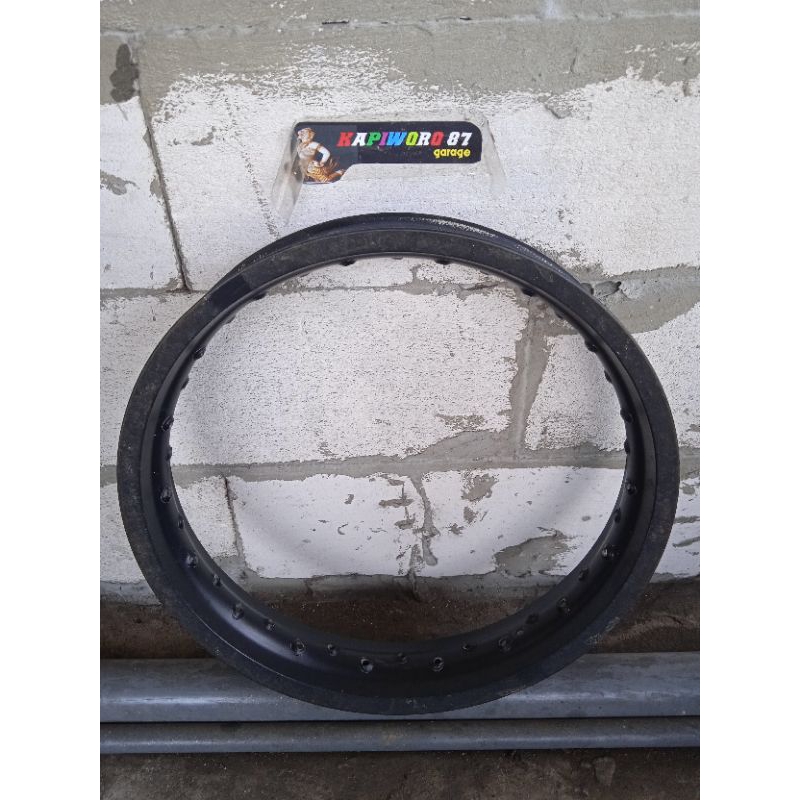 pelk v rossi 17x250 reborn cat hitam