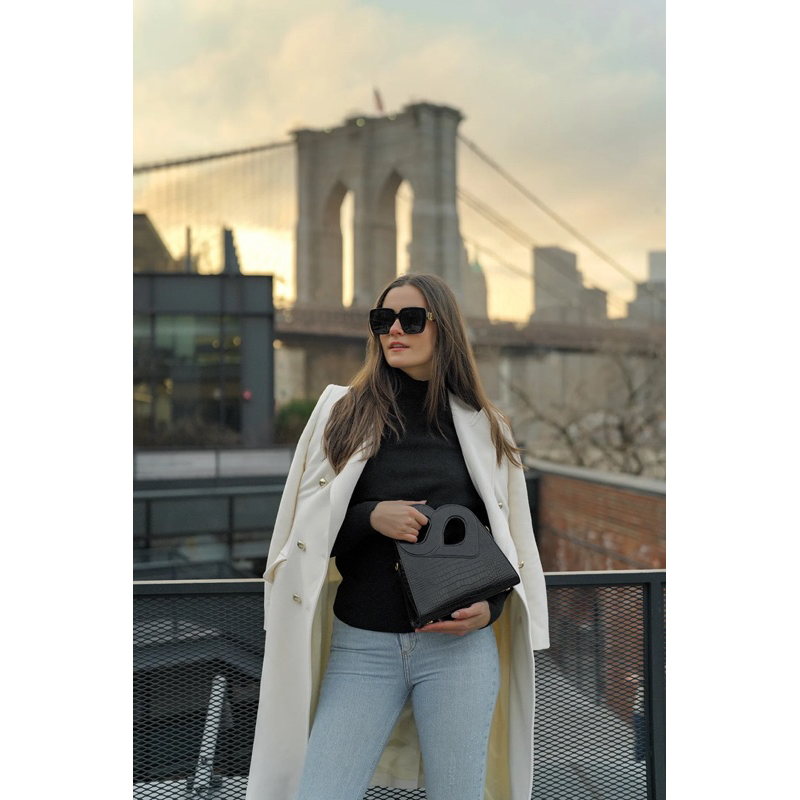 Hold Me Bag Buttonscarves