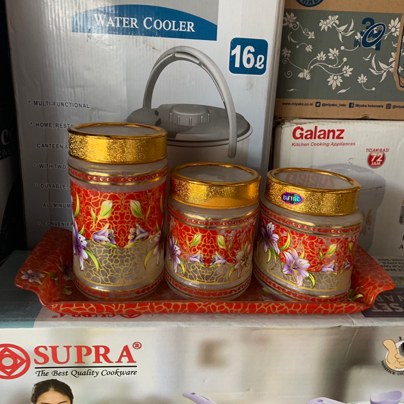 Toples kaca GoldRed Bistro