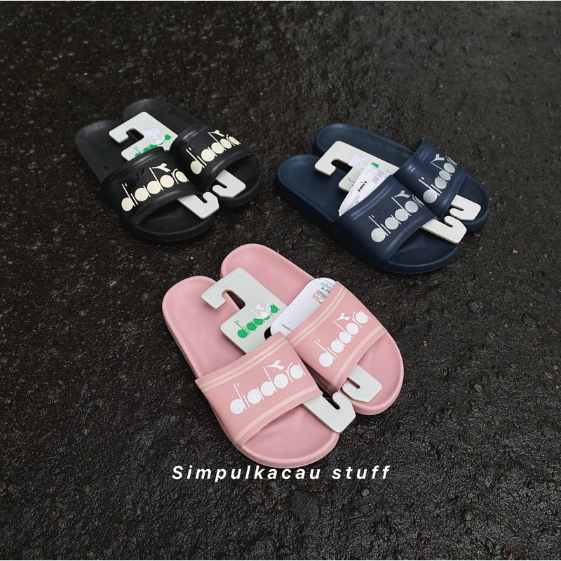 sendal diad*ra slides tammi &amp; taddeo black