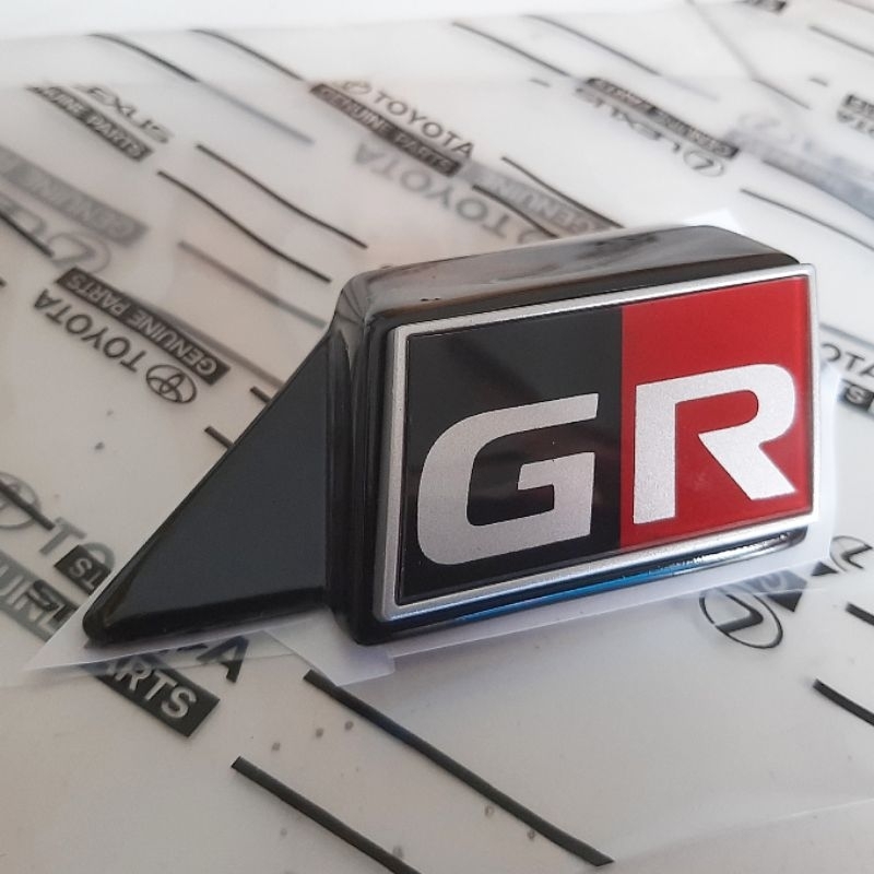 LOGO EMBLEM GRILL DEPAN TOYOTA GR FORTUNER ORIGINAL