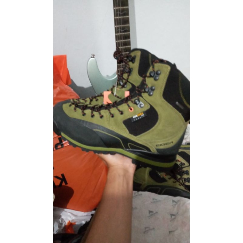 Sepatu Eiger (series Python), sze 41