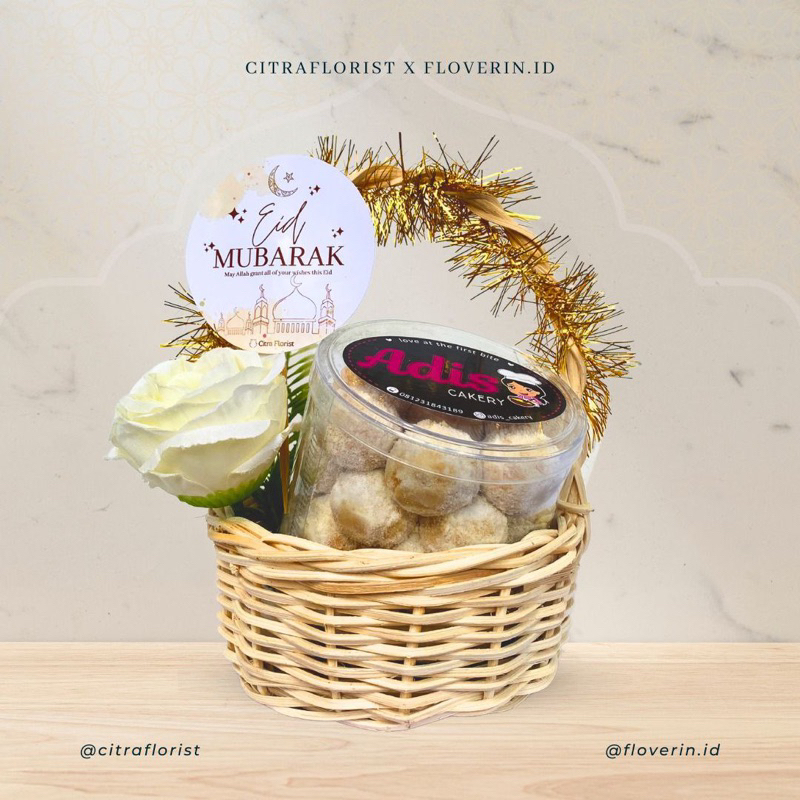 

Mini Hampers / Parcel Lebaran Kue Keranjang with Adis