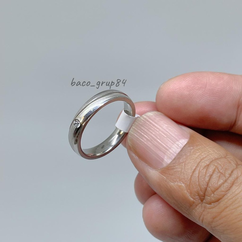 Cincin Titanium Mata Satu alu Miring C22 Awet lama Tidak Karatan Cincin Tunangan Cincin Kawin