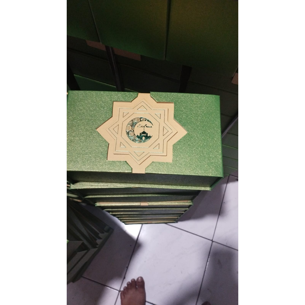 Box | Box Magnet Tengah 22X11X8Cm / Kotak Kue Lapis Legit Separo