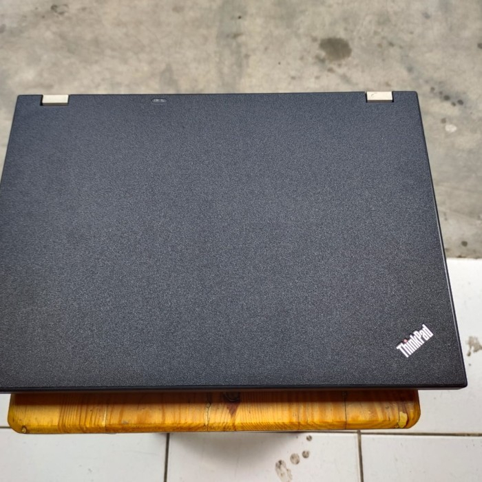 Lenovo thinkpad T410s.. core i5 4/320 hdd layar 14 slim mulussss