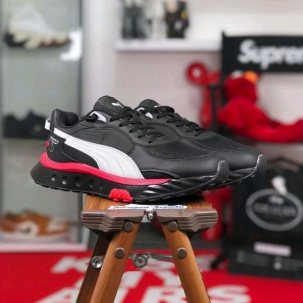 Puma Wild Rider Route &quot;Black/Poppy Red&quot;