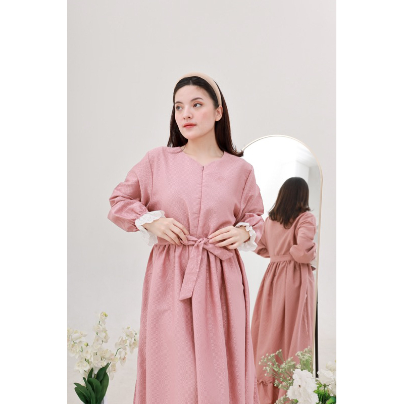 SHALMA MAXI (Ld 102 Pjg 137) - Gamis Azalea Dobby Polos Variasi Renda