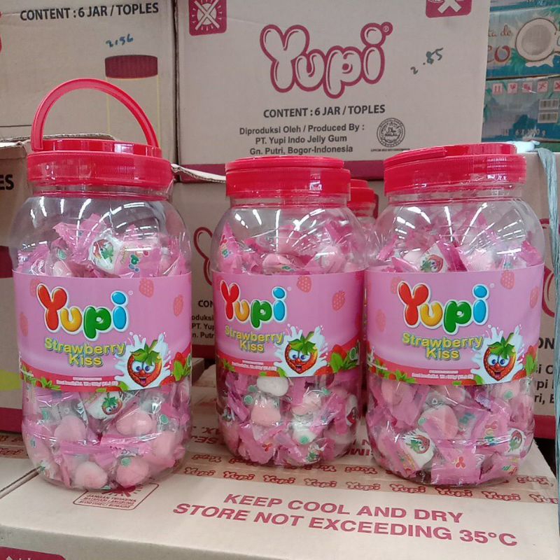 

Yupi Strawberry Kiss