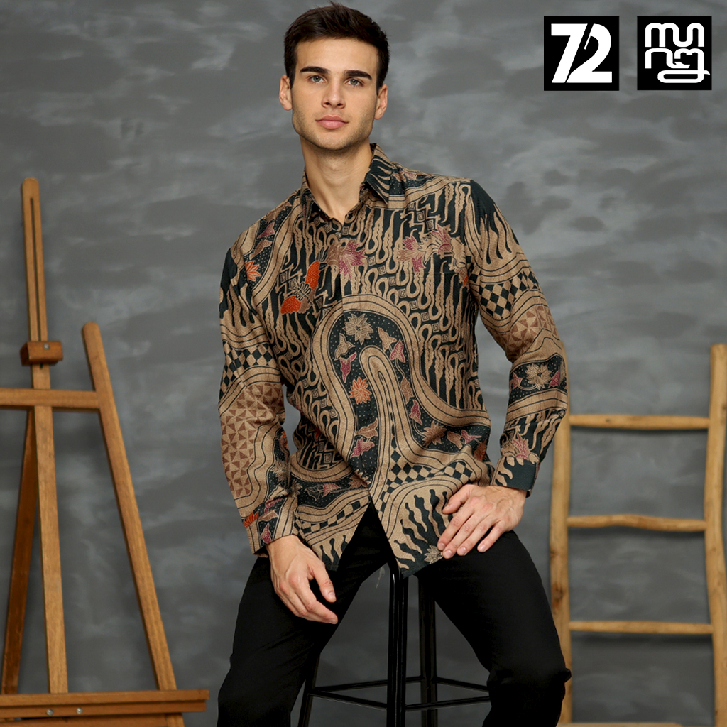 KEMEJA BATIK PRIA LENGAN PANJANG Kemeja Dobby Slimfit Motif Parang Kupu Warna Hitam Coklat 723158 Cap 72 - Baju Kemeja Atasan Pakaian Setelan Batik Pria Cowok Laki Laki Remaja Keluarga Kantor Lengan Panjang Modern Slimfit Slim Fit Premium Kekinian