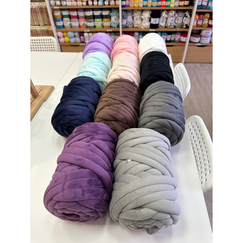 Cyailaa Benang Jumbo Velvet Yarn