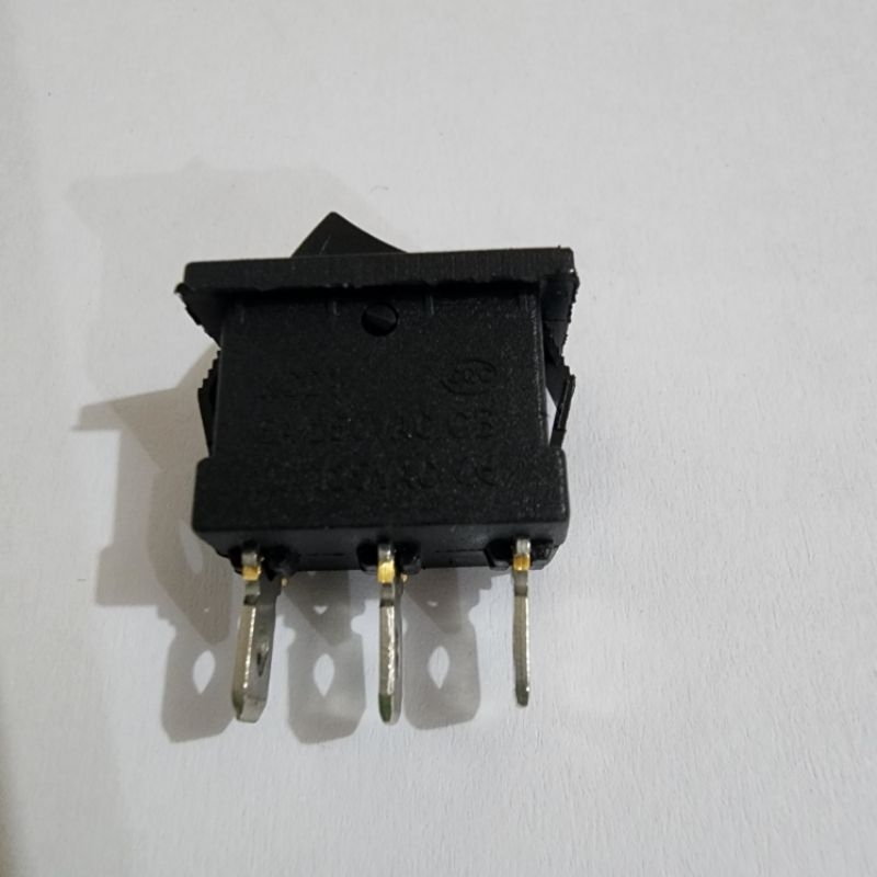 SWitch saklar 3p on off on 6a-250v hitam