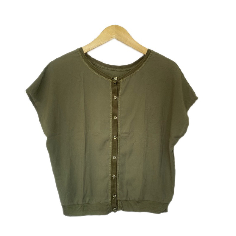 INDIVI GREEN ARMY BATWING SLEEVES SIZE M TO L