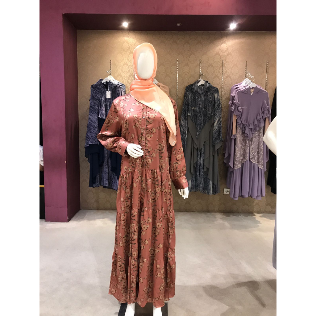 Nafeesa Baju Gamis Bahan Silk Motif Bunga