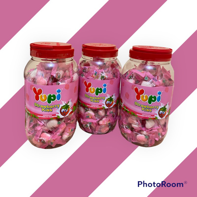 

YUPI STRAWBERRY KISS TOPLES