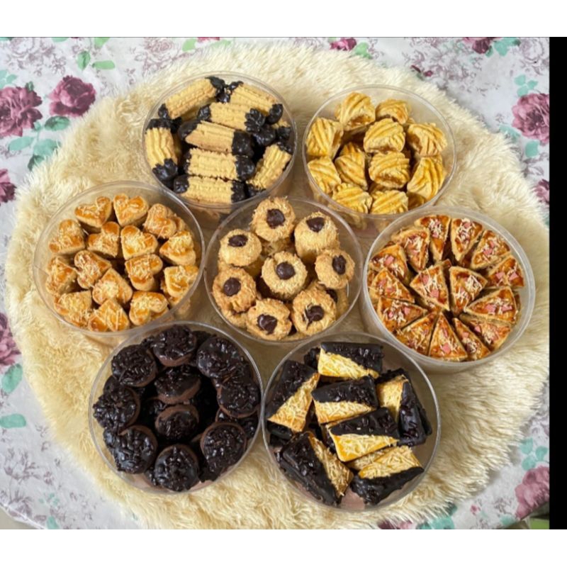 

Kue Lebaran Nastar, Kastengel, Pizza Cookies, Thumbprint, Choco Cheese, Triple Choco, Chocolate Butter