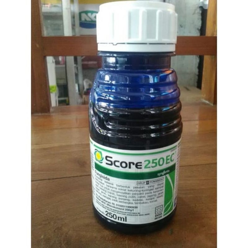 obat pertanian fungisida score