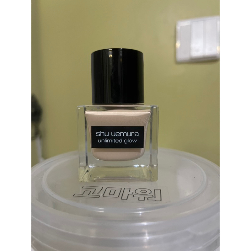 Shu Uemura Unlimited Glow Foundation