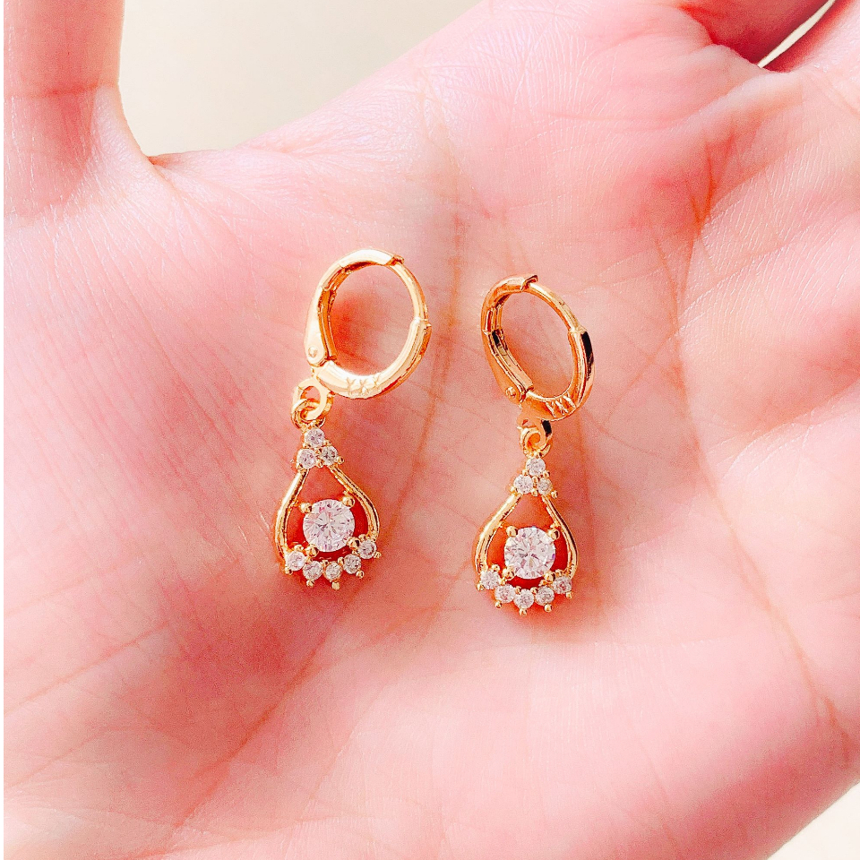 Anting Wanita Model Oval Full Zirconia Gold Xuping