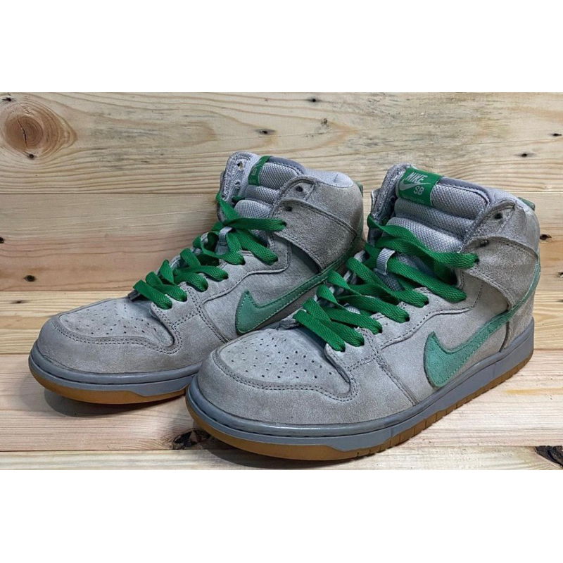 NIKE SB DUNK HIGH SILVER BOX