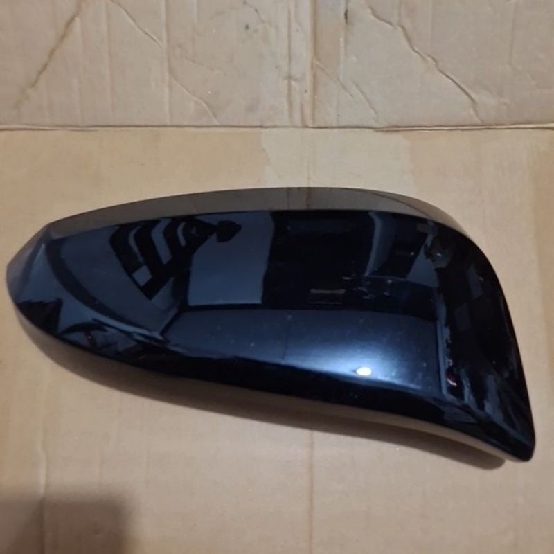 Cover Spion Innova Reborn Fortuner Vrz Hilux original  kanan hitam