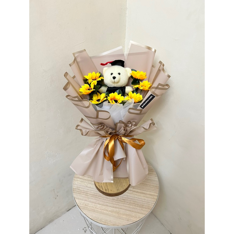 Buket wisuda bunga boneka