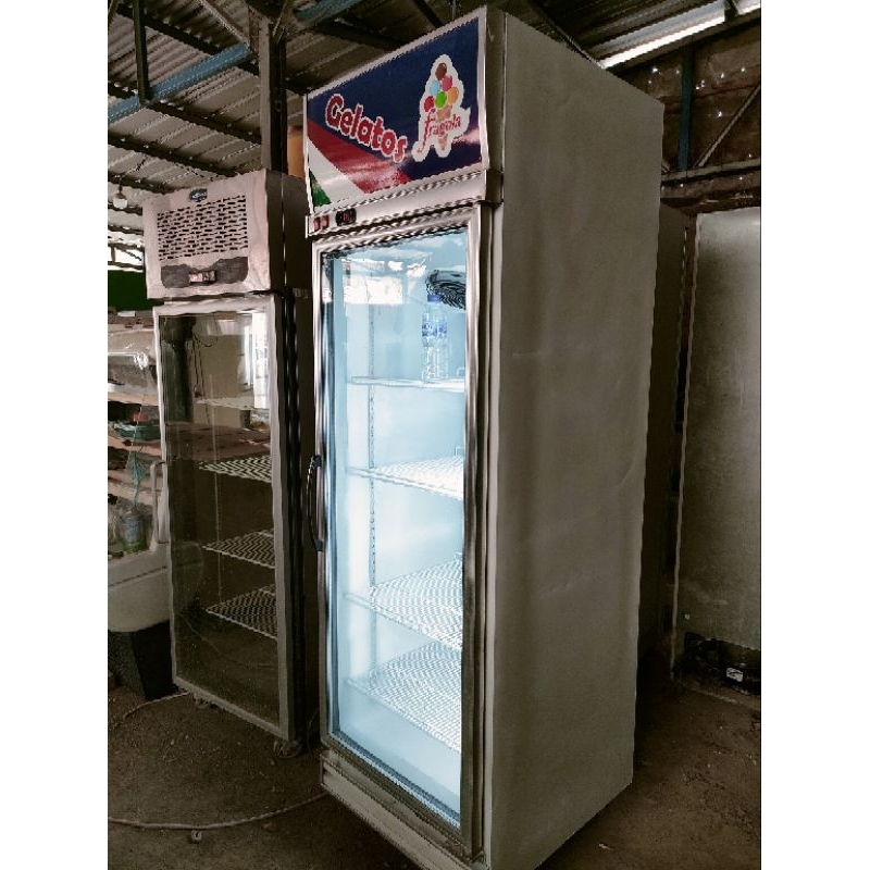 Upright freezer pintu kaca merk Berjaya Bekas