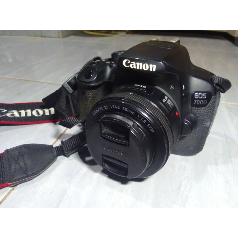 Kamera Canon EOS 700D