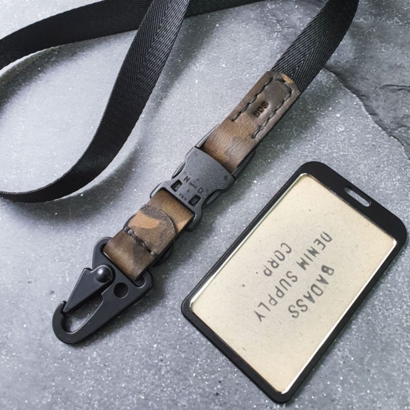 

CAMO WING - BDS Double function lanyard ID card Holder keychain