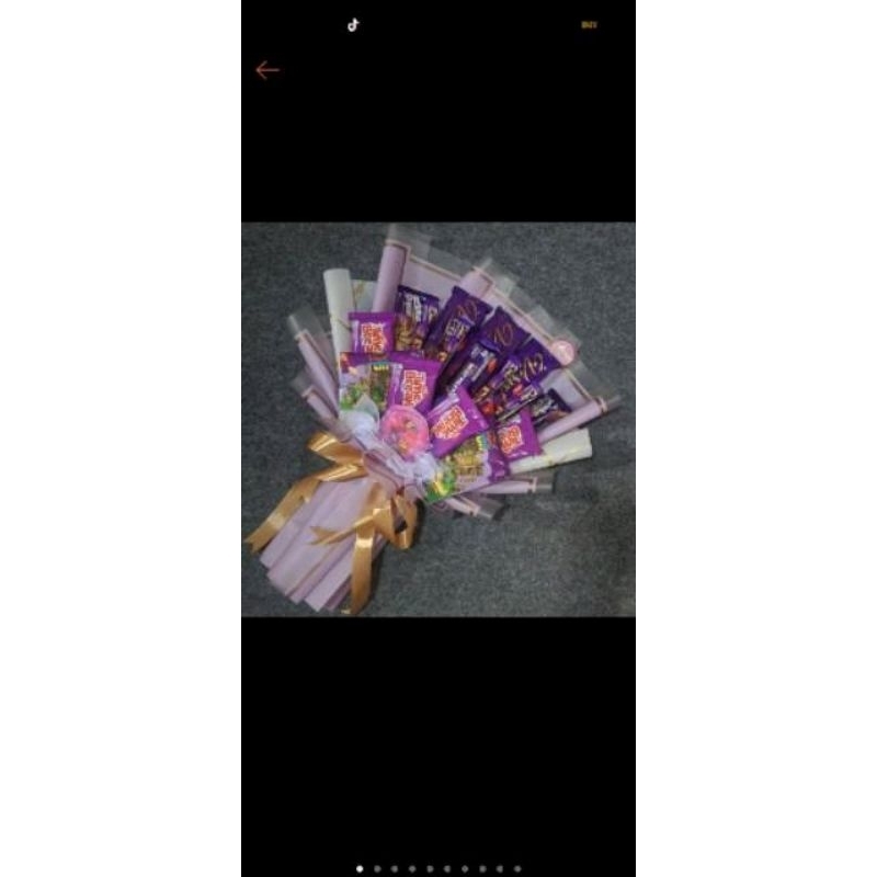 bucket custom bouquet unik bebas request apapun kerangka buket snack buah tespek bunga balon