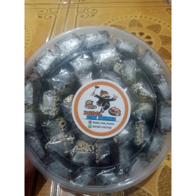 

Dodol mini Betawi toples Berat 1 kg isi 40 pcs || Manis legit fresh khas Tangerang