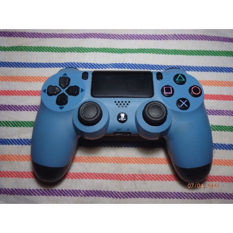 Dual shock PS4 uncharted limited edition second model pertama