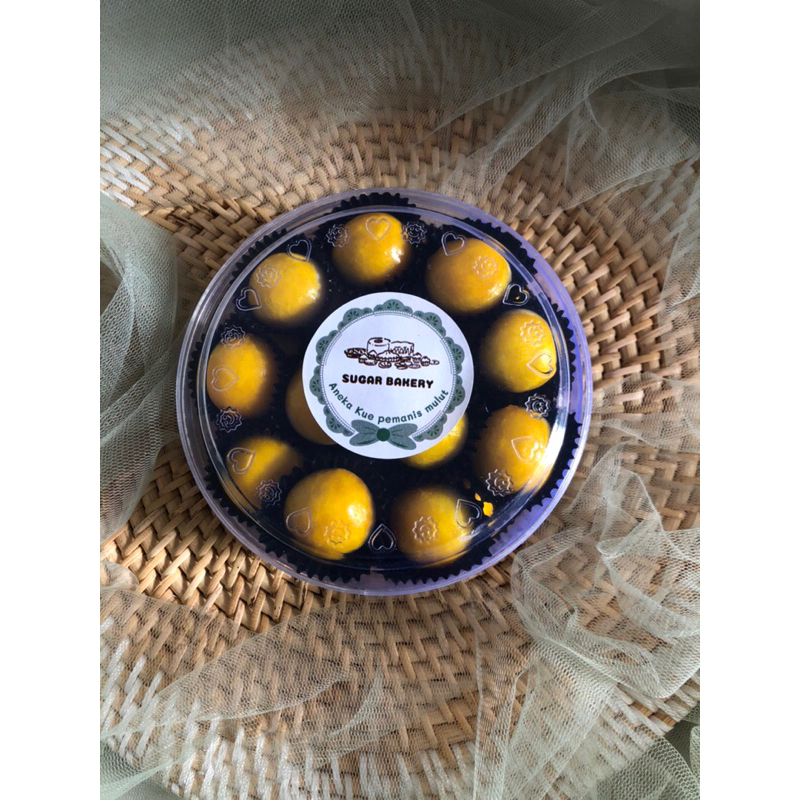 

KUE NASTAR