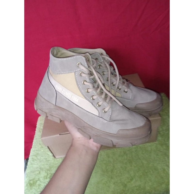 Sepatu boots pria simpel (COD)