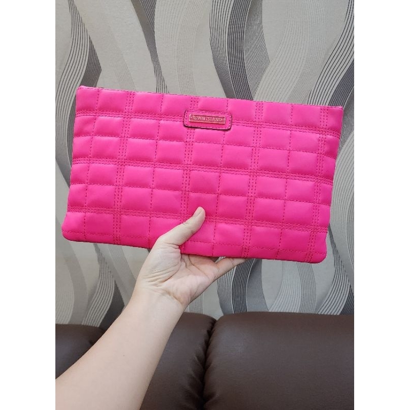 Clutch RiverIsland