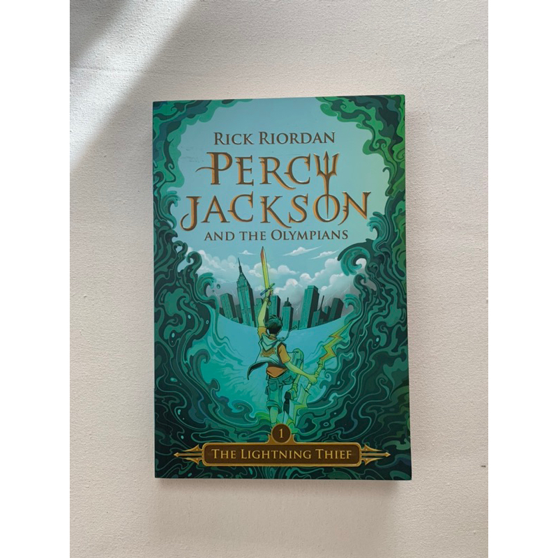 

PERCY JACKSON The Lightning Thief + FREE 1 NOVEL TEENLIT (preloved)