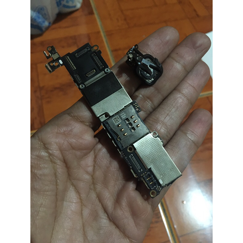 Logicboard mesin iphone SE 2016