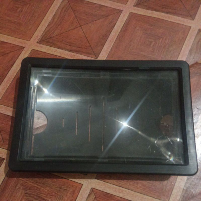 Enlarged screen bentuk Tv